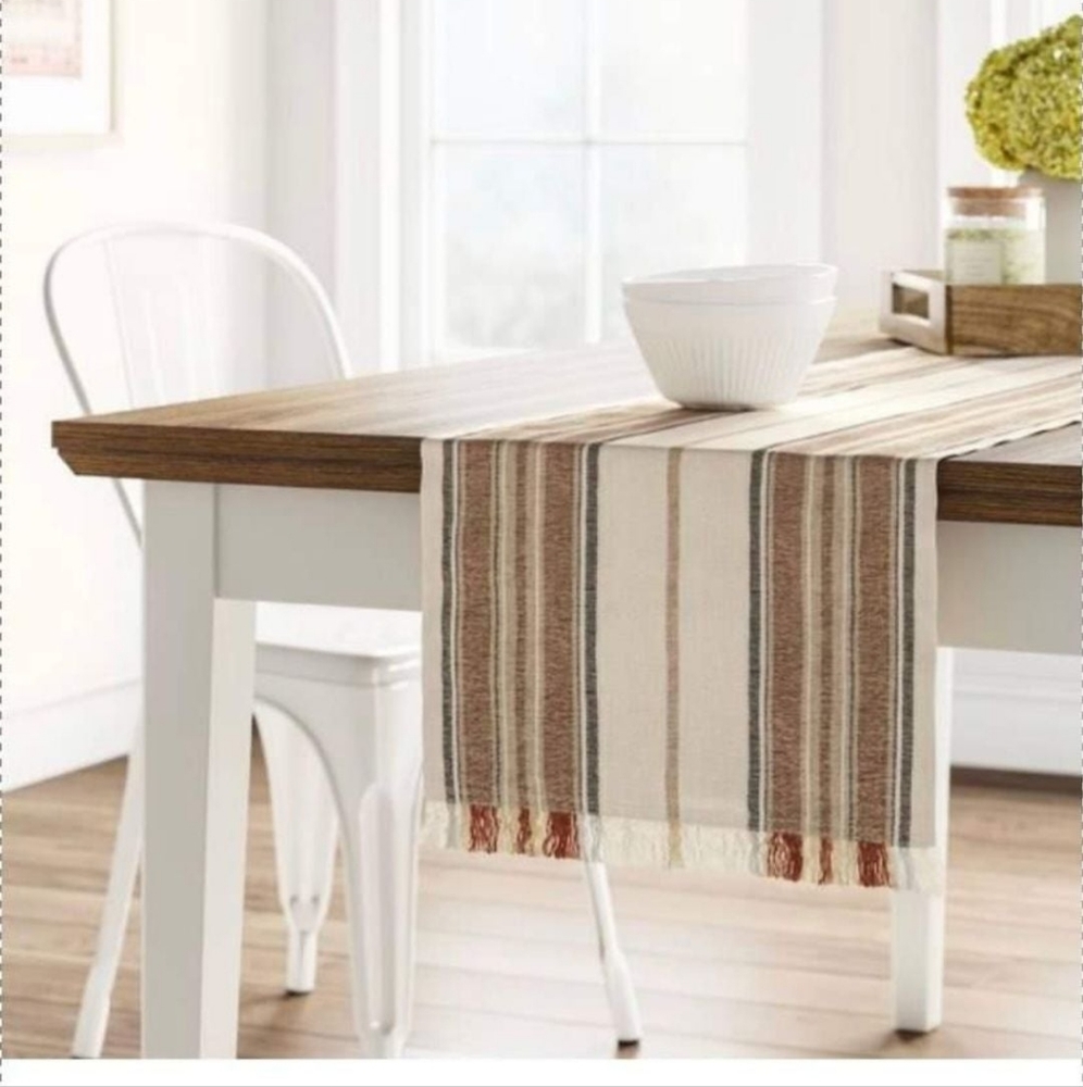 Treshold extended length table runner